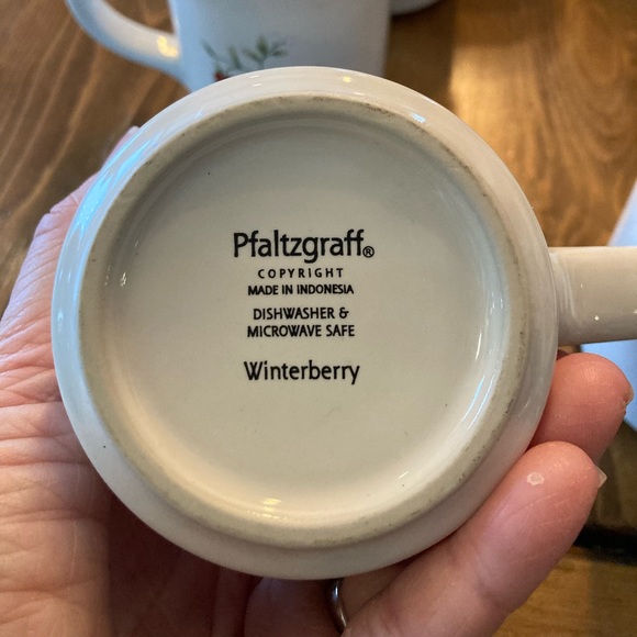 Pfaltzgraff Wintergreen mugs x8 - Picture 4 of 4